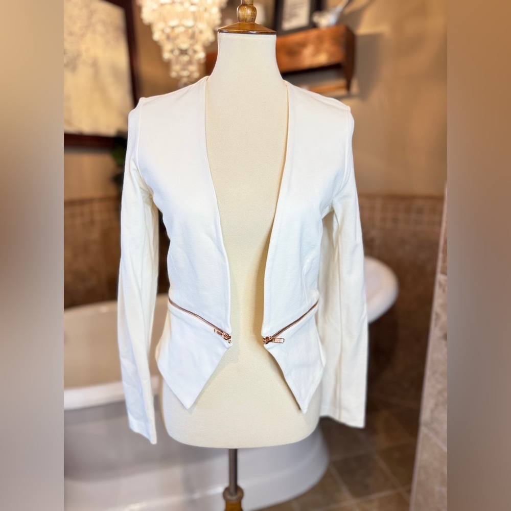 NEW LOVE…ADY WHITE BLAZER ROSE GOLD ZIPPER medium